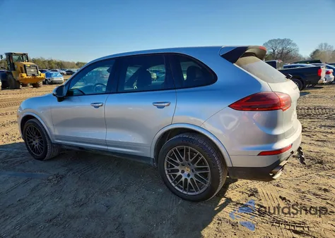 2017 Porsche Cayenne z USA, uszkodzony, nr VIN WP1AA2A22HKA83605
